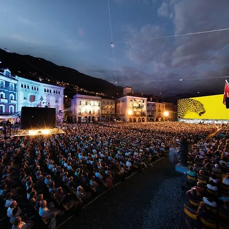 伊思鲁姆斯德尔安杰罗酒店