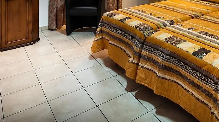 伊思鲁姆斯德尔安杰罗酒店 旅馆