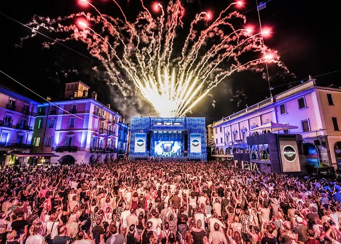 伊思鲁姆斯德尔安杰罗酒店