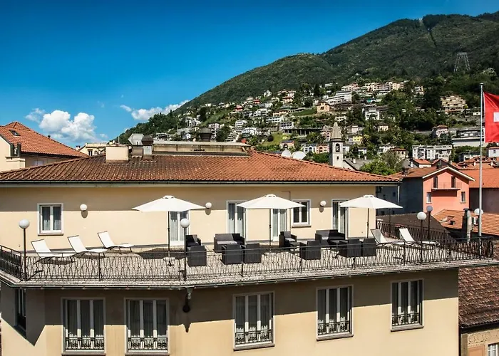 伊思鲁姆斯德尔安杰罗酒店 旅馆 *