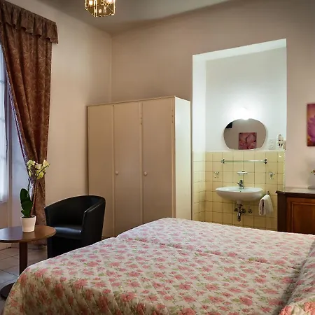 Easyrooms Dell'angelo Albergue